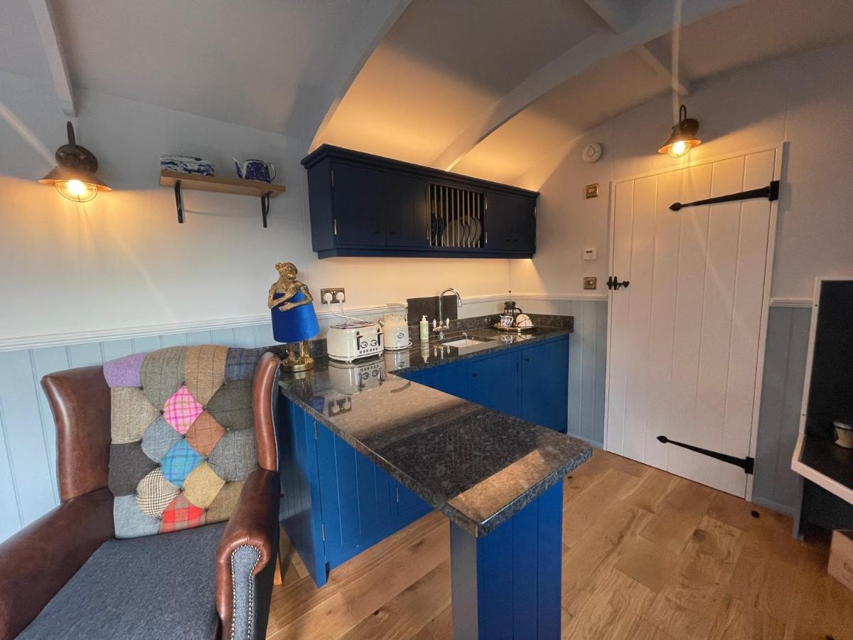 The Bibury - Westwell Downs Shepherd Huts Oxford Exteriér fotografie